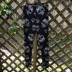 Black skull leggings